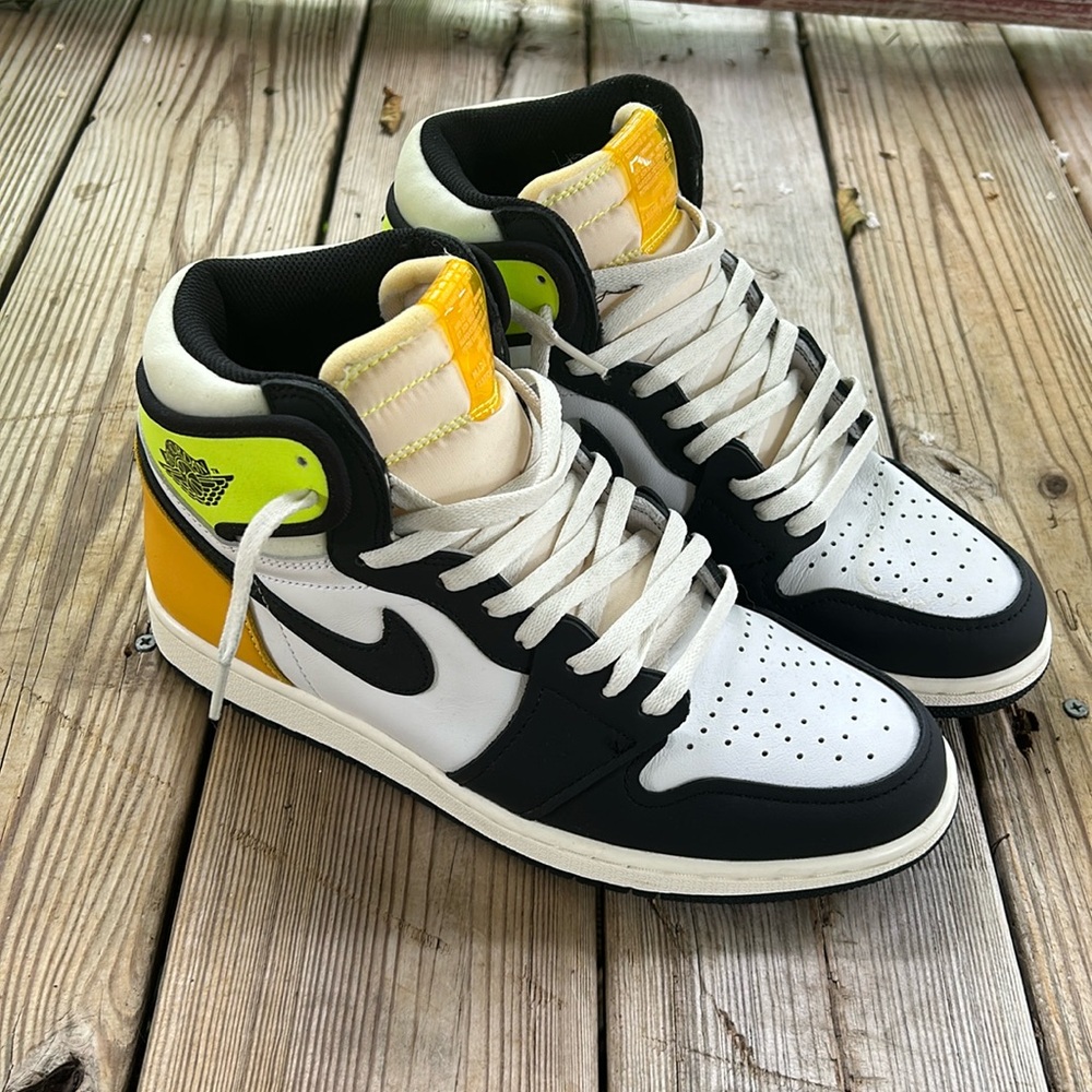 Nike Air Jordan 1 retro High Og Volt